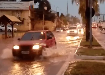 Chegada de frente fria pode causar temporais e bombeiros fazem alerta