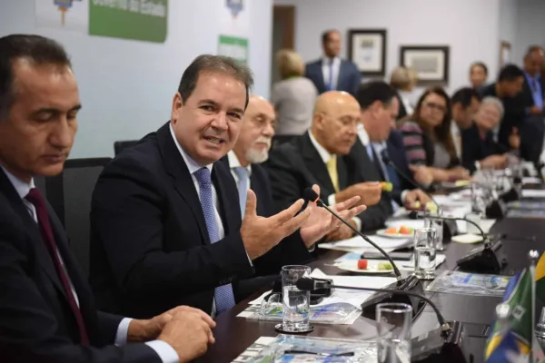 Dezenove governadores e vices confirmam presença em encontro no Acre