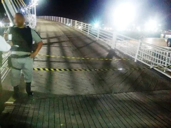 Adolescente de 13 anos morre e outro fica ferido após serem atingidos a tiros no Centro