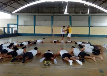 Há 5 anos, projeto de massagem terapêutica leva bem-estar à comunidade e servidores públicos