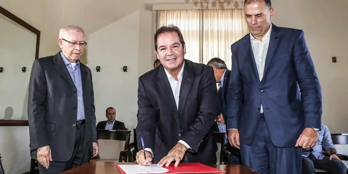 Empresas de telefonia assinam com Anatel e governo acordo para melhoria da internet móvel no Acre
