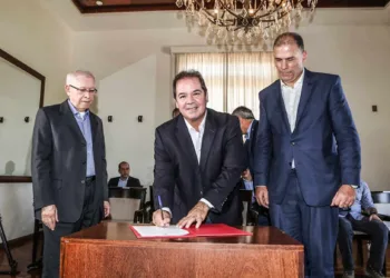 Empresas de telefonia assinam com Anatel e governo acordo para melhoria da internet móvel no Acre
