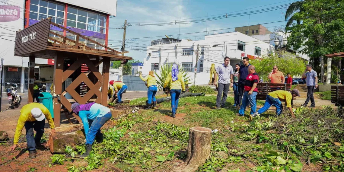 Prefeitura atua em vários pontos da cidade para garantir normalidade depois do temporal