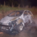 Policial federal é sequestrado ao sair de farmácia e tem carro incendiado em estrada de terra no Acre