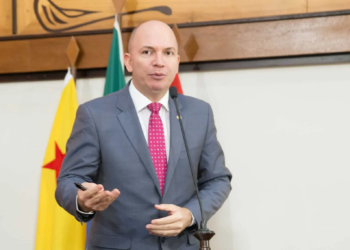 Deputado Gehlen Diniz denuncia destruição da BR-364 por carretas