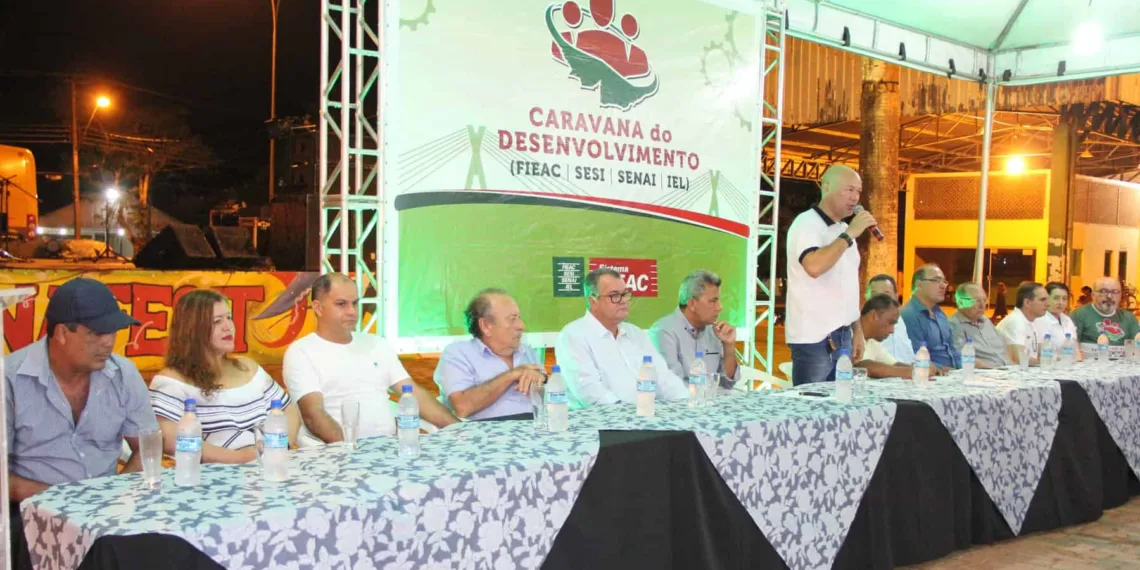 Caravana do Desenvolvimento qualifica mais de mil pessoas em Xapuri