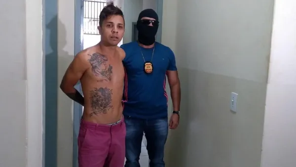 Jovem investigado por homicídio e envolvimento em ataques a ônibus é preso em Rio Branco
