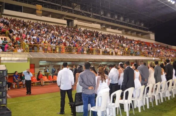 Mais de 2 mil casais vão oficializar união hoje na Arena da Floresta