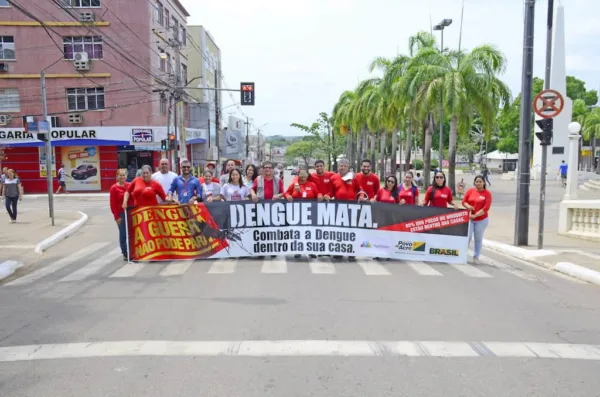 Prefeitura realiza mobilização contra a dengue no Centro 1 Prefeitura realiza mobilização contra a dengue no Centro