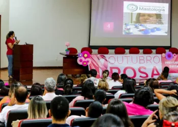 Campanha de conscientização ao Outubro Rosa envolve servidores da Semcas