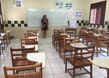 Chagas Romão conta que a ideia em propor a lei foi amparar categoria, que sofre com muita pressão nas escolas