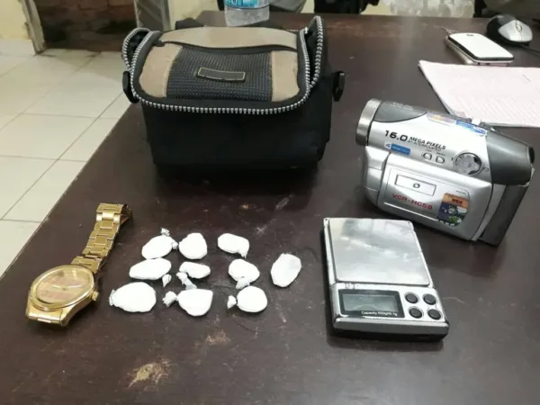 Polícia Militar fecha distribuidora de bebidas de fachada no Raimundo Melo