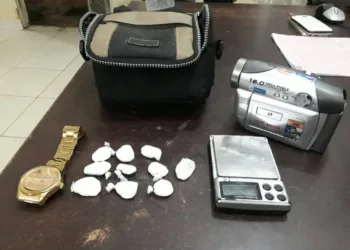 Polícia Militar fecha distribuidora de bebidas de fachada no Raimundo Melo