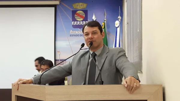 Roberto Duarte apresenta proposta de emenda à Lei Orgânica e fala sobre denúncia contra o Prefeito