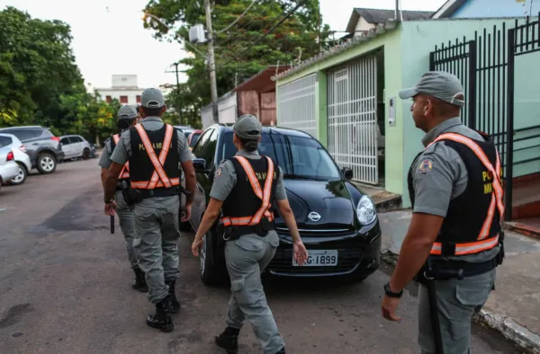 Governo fortalece ações de segurança pública com Exército e policiamento nas ruas