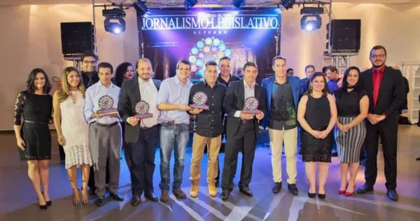 Aleac premia vencedores do 2º prêmio de jornalismo do legislativo acreano