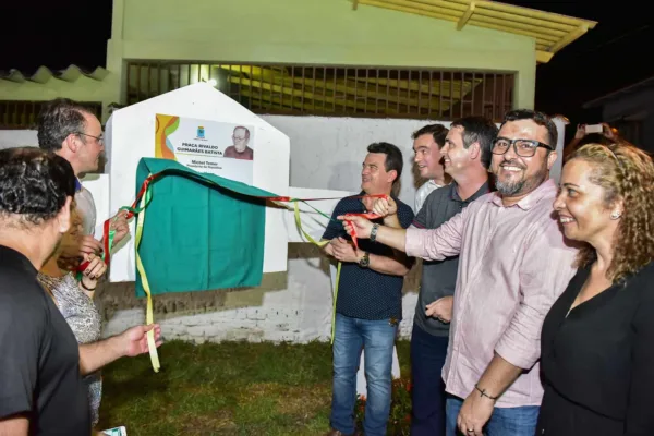 Marcus Alexandre e Léo de Brito entregam praça do Mascarenhas de Morais revitalizada e modernizada