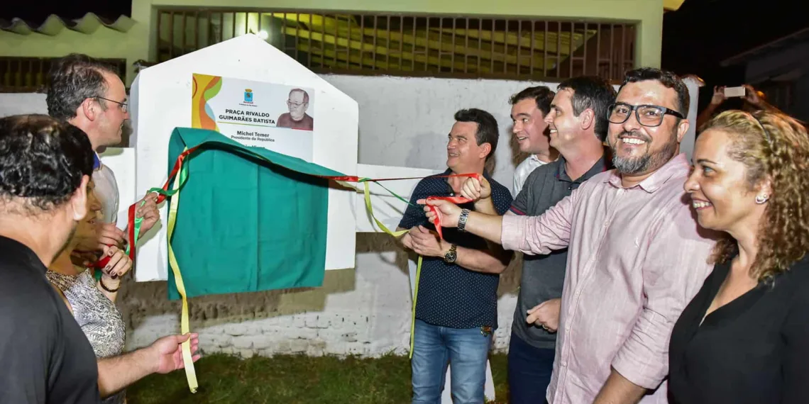Marcus Alexandre e Léo de Brito entregam praça do Mascarenhas de Morais revitalizada e modernizada