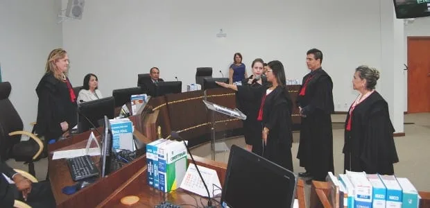 Juíza federal Carolynne Oliveira é empossada no cargo de membro do TRE