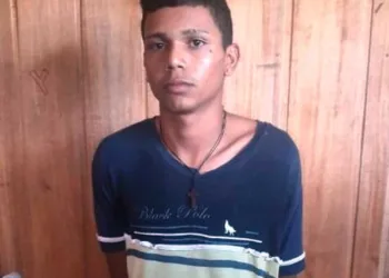 Jovem confessa crime em vídeo e ri ao contar como matou amigo: ‘ele tava de joelho e só caiu’
