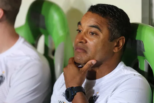 Roger Machado é o técnico do Palmeiras Treinador vai assinar contrato por uma temporada com o Verdão