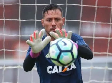 Diego Alves fratura a clavícula e desfalca o Flamengo no restante do ano