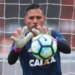 Diego Alves fratura a clavícula e desfalca o Flamengo no restante do ano
