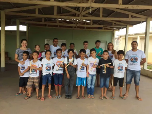 Projeto ‘Amigos Solidários’ leva educação e esporte à crianças carentes