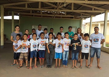 Projeto ‘Amigos Solidários’ leva educação e esporte à crianças carentes