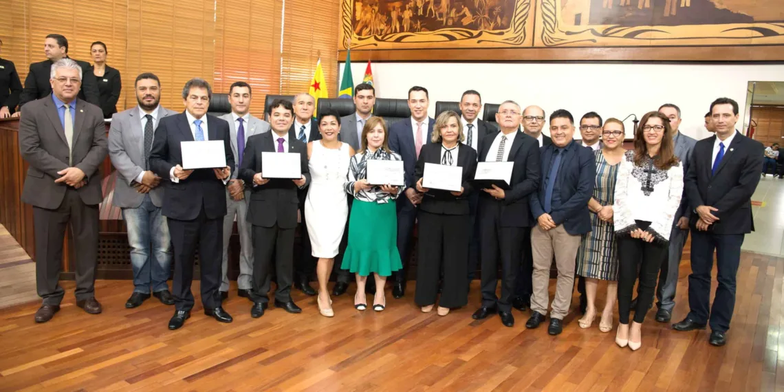 Em sessão solene, Aleac homenageia Ministério Público, Defensoria Pública, TCE, TJ/AC e TRE/AC