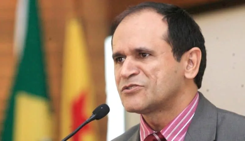 Moisés Diniz denúncia no MPF empresas aéreas por venda de passagens com preços abusivos