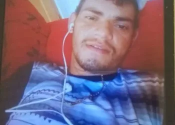 Jovem é morto com tiro no peito em lanchonete de Rio Branco