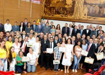 Aleac realiza sessão solene para entrega de Títulos de Cidadão Acre e Moções de Aplauso