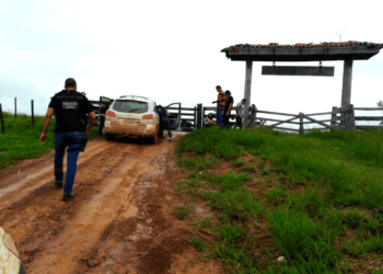 Polícia prende três e apreende dois carros em ramais do interior do Acre