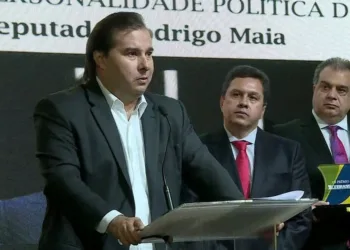 Maia diz que espera saber até quarta se tem votos suficientes para votar reforma da Previdência