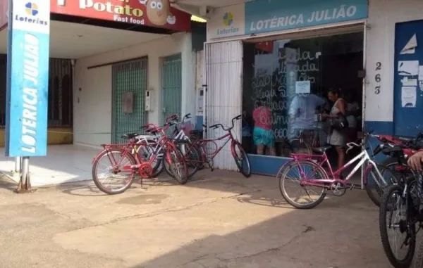 Grupo invade lotérica, rende funcionários e assalta clientes em Rio Branco