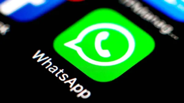 WhatsApp fica fora do ar no mundo todo e internautas fazem piadas da situação
