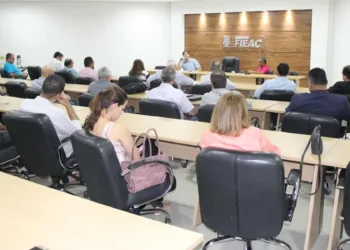 Na Fieac, ex-presidente do Ipea fala de “Cenários Econômicos” e defende fortalecimento industrial