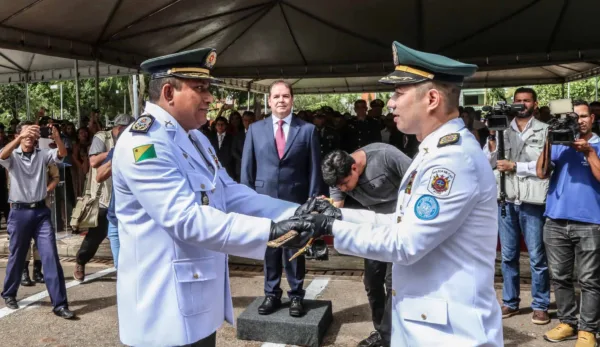 Tião Viana empossa Marcos Kinpara como novo comandante-geral da PM/AC