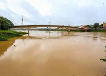 Rio Acre sobe quase um metro em 24h e Defesa Civil segue monitorando
