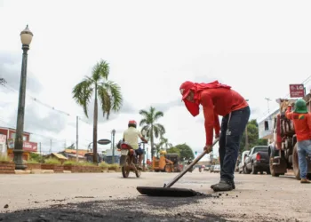 Deracre inicia nova etapa da operação tapa-buraco na Via Chico Mendes