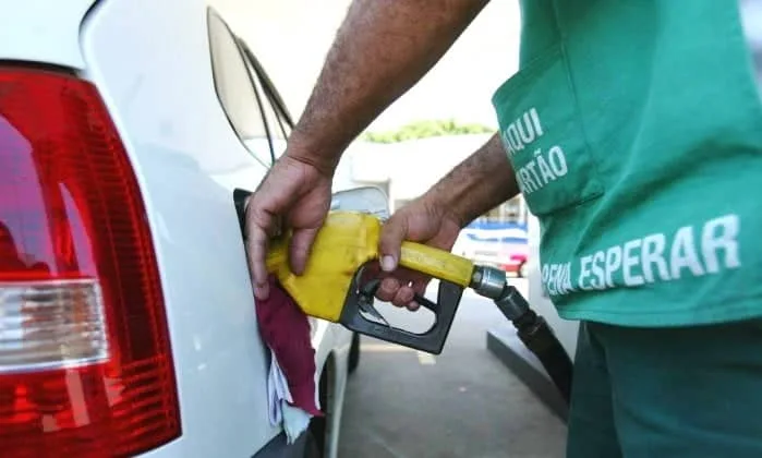 Postos de combustíveis de Rio Branco já sofrem com falta de produto devido ao fechamento da BR em RO