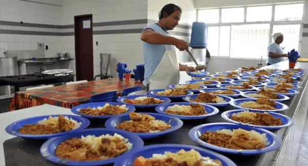 Lei cria campanha para orientar alunos sobre alimentação saudável em escolas públicas e privadas