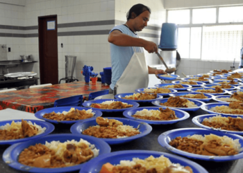 Lei cria campanha para orientar alunos sobre alimentação saudável em escolas públicas e privadas