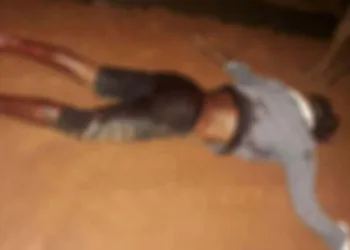 Jovem de 23 anos é morto com dois tiros na cabeça no Ramal da Judia
