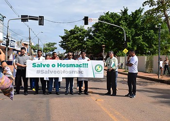 Sindmed-AC faz manifestação contra o fechamento do Hosmac