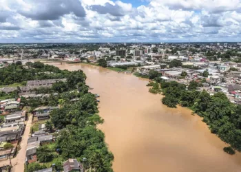 Rio Acre apresenta vazante e baixa quase um metro em Rio Branco
