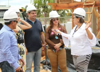 Presidente da Fieac em exercício visita obras do Sesi