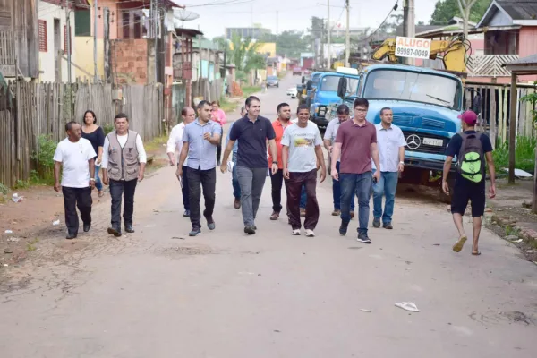 Prefeitura de Rio Branco vai reformar passarela da Seis de Agosto