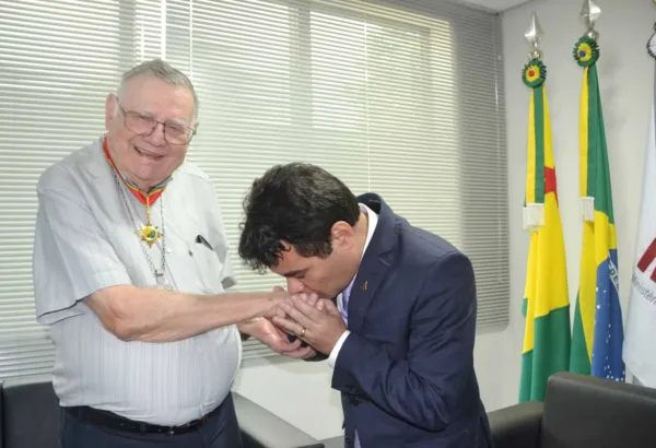 MPAC homenageia Dom Moacyr Grechi por sua relevante missão em defesa da sociedade